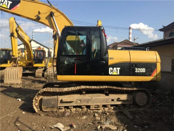 IMG-20260714-WA0073 Chargeur Caterpillar au Burkina Faso | EWK-Group
