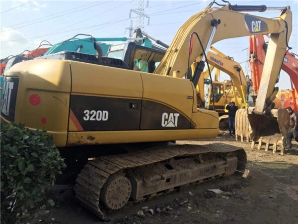 IMG-20260714-WA0074 Chargeur Caterpillar au Burkina Faso | EWK-Group